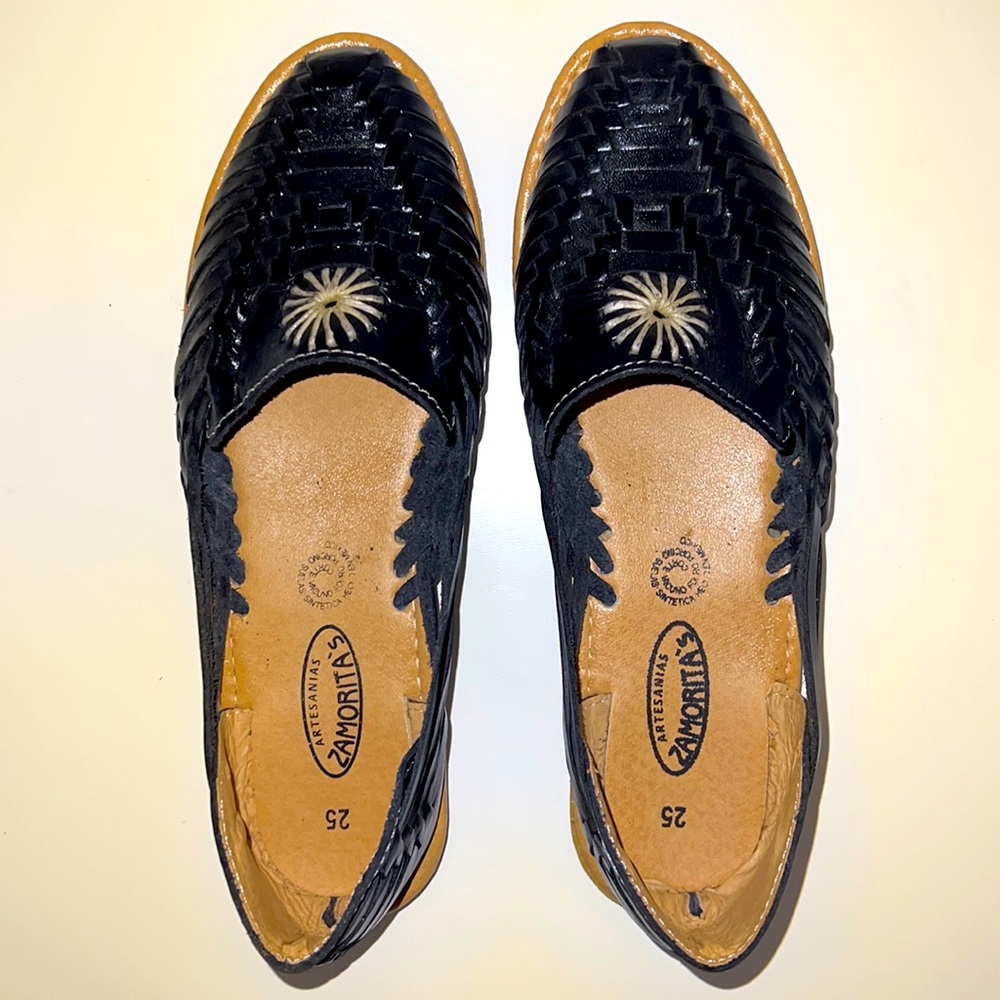 Handcrafted Sandal in black size 7.5-8